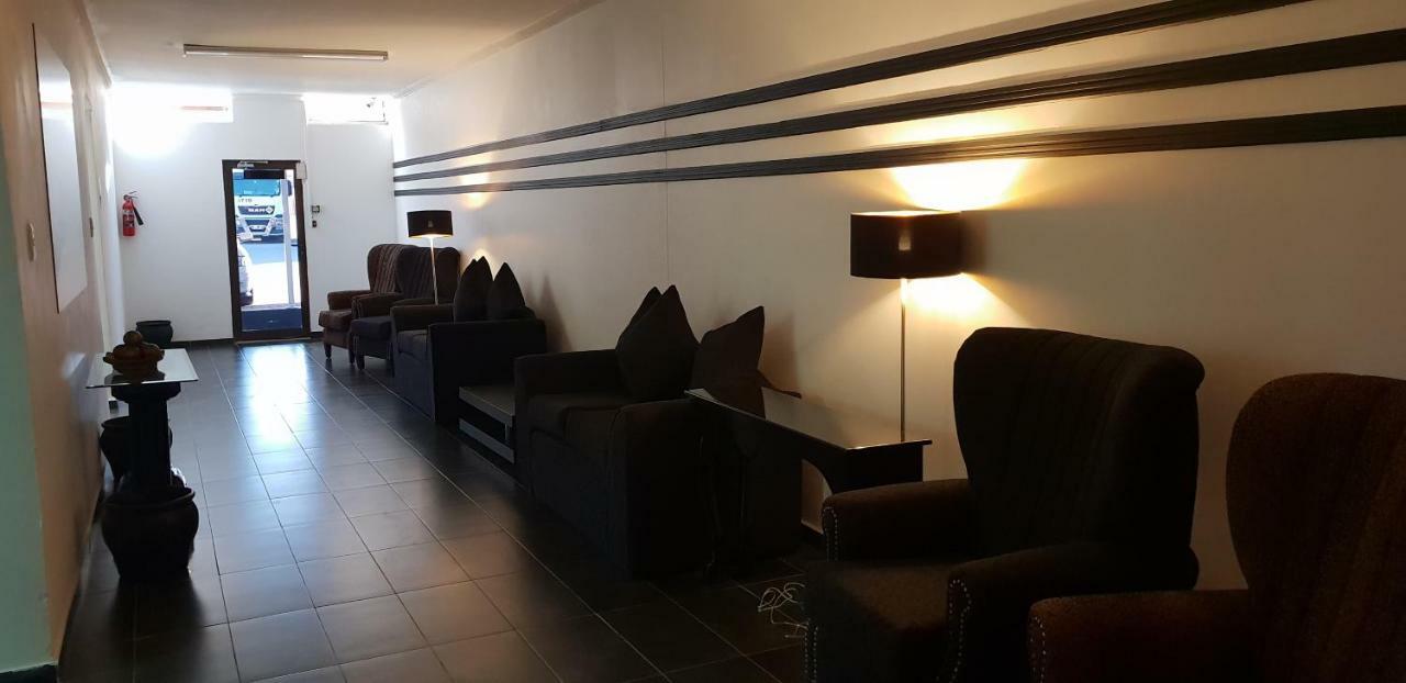 Vm Truck Stop - Shell Hotel Estcourt Buitenkant foto