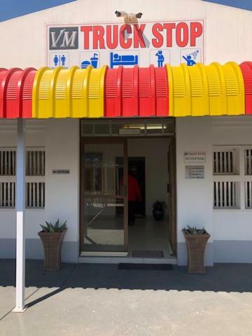 Vm Truck Stop - Shell Hotel Estcourt Buitenkant foto